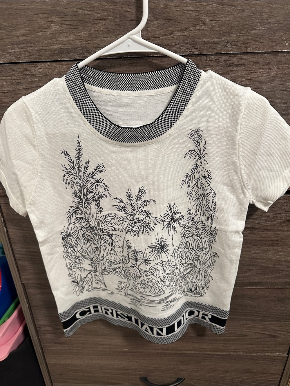 White Short-Sleeve Knit Top with Black Scenic Print size S